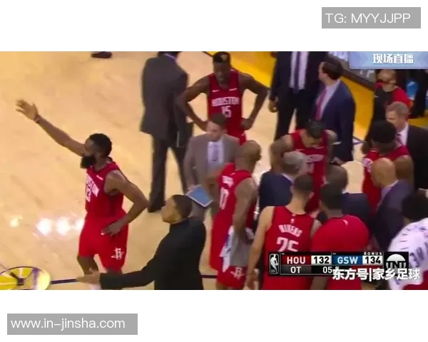 快船全队齐心参与社区活动与球迷亲密互动展现团队精神